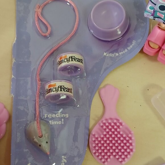 Barbie with cat and accessories - Picture 6 of 6